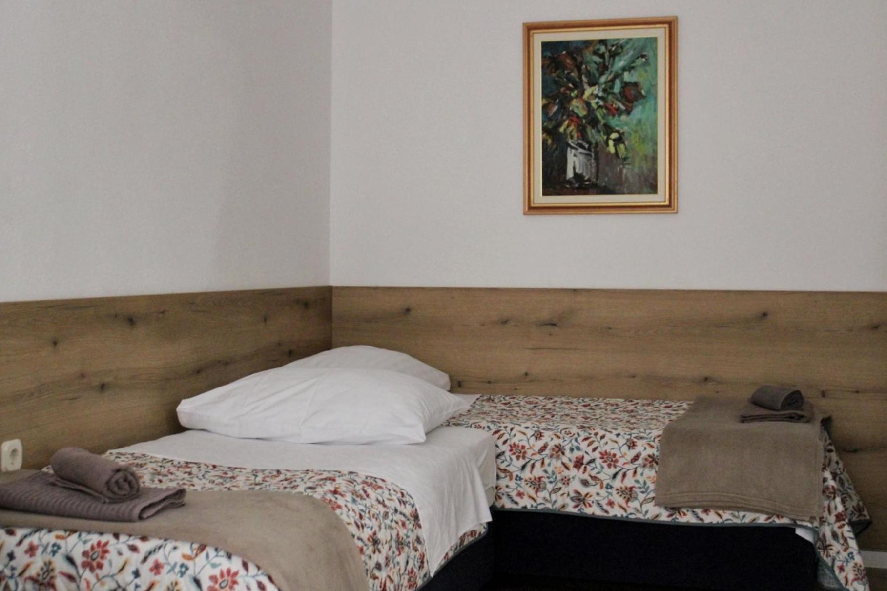 Studio Laura-Spacious Studio On The Main Beach Макарска Екстериор снимка